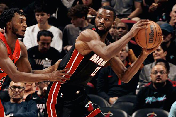 主场失守！热火三大主力下半场哑火，<a href=/lanqiugengduo/raptors/ target=_blank class=infotextkey>猛龙</a>逆转终结四连败