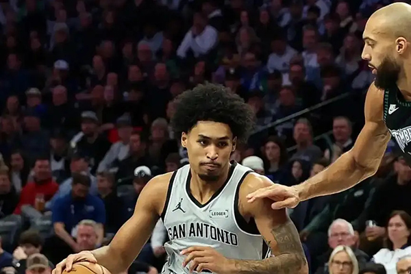 无亚马马刺遇<a href=/lanqiugengduo/timberwolves/ target=_blank class=infotextkey>森林狼</a>:后卫拼劲难敌双塔觉醒