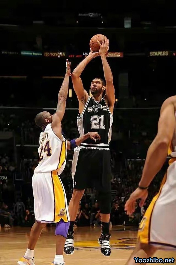 蒂姆-邓肯:NBA75大巨星榜单上的<a href=/lanqiugengduo/spurs/ target=_blank class=infotextkey>马刺</a>传奇